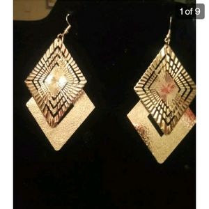 Women's Silvertone Stylish Dangle Earrings. New. Lightweight